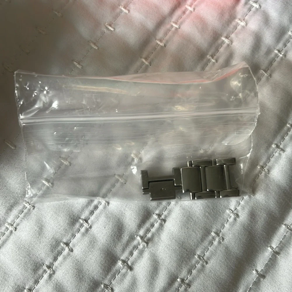 Kate spade watch *like new* with original packaging - Picture 3 of 5